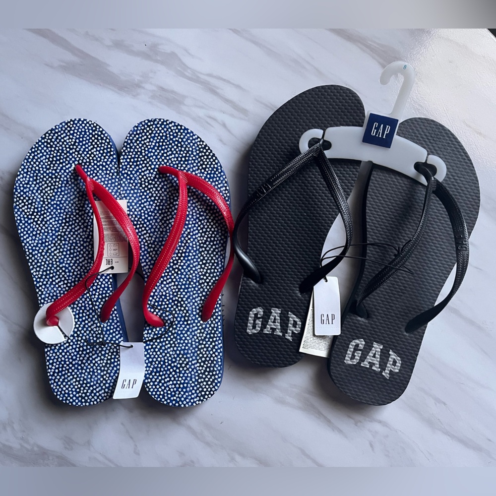 ✨NWT✨ Gap 2 Pack Flip Flops - 8W